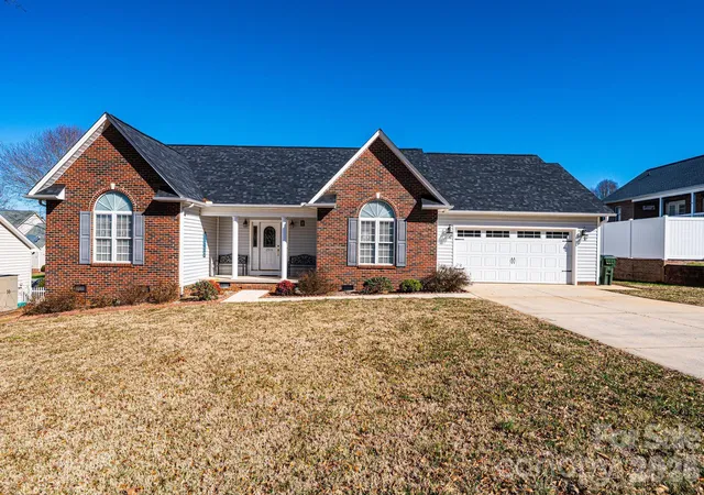 Photo 1 of Sale Pending at 2576 Rolling Ridge Dr, Hickory, NC 28602 | MLS# 4339864 | Listing updated on 2026-08-03