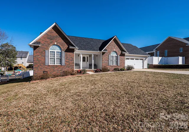 Photo 2 of Sale Pending at 2576 Rolling Ridge Dr, Hickory, NC 28602 | MLS# 4339864 | Listing updated on 2026-08-03