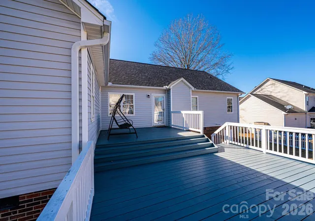 Photo 4 of Sale Pending at 2576 Rolling Ridge Dr, Hickory, NC 28602 | MLS# 4339864 | Listing updated on 2026-08-03