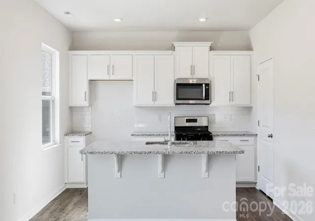 Photo 3 of Single family home for sale at 20 Ridgehaven Dr, Waynesville, NC 28786 | MLS# 4339898 | Listing updated on 2026-10-06