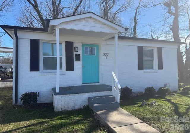 5th image of 2213 Alma Ct, Charlotte, NC 28206 | MLS# 4339924