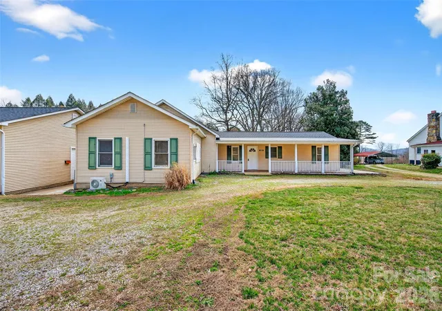 Photo 3 of Single family home for sale at 4259 US 70 Rd W, Marion, NC 28752 | MLS# 4340034 | Listing updated on 2026-07-24