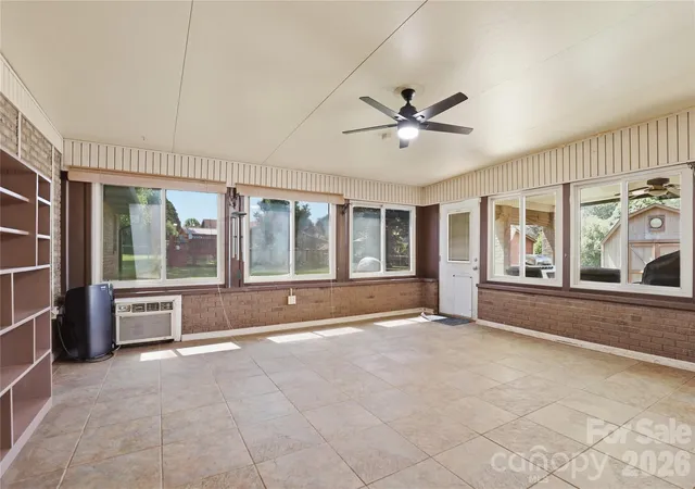 Photo 3 of Single family home for sale at 125 Southwood Park Rd, Mooresville, NC 28117 | MLS# 4340235 | Listing updated on 2026-10-07