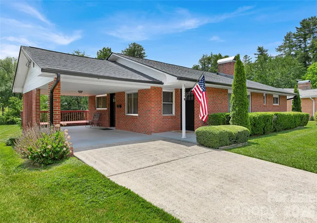 Homes for sale in Brevard, NC | 112 Allison Rd, Brevard, NC 28712 | MLS# 4340676