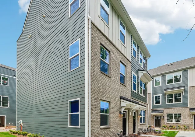 Photo 1 of Townhouse for sale at 806 Hammers Ln, Charlotte, NC 28205 | MLS# 4341636 | Listing updated on 2026-09-20