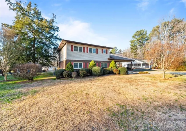 Homes for sale in Troy, NC | 372 Holly Hills Dr, Troy, NC 27371 | MLS# 4341875