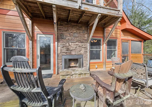 Photo 4 of Single Family Residence at 553 River Bnd Dr, Mars Hill, NC 28754 | MLS# 4342141 | | Sold on 2026-04-16