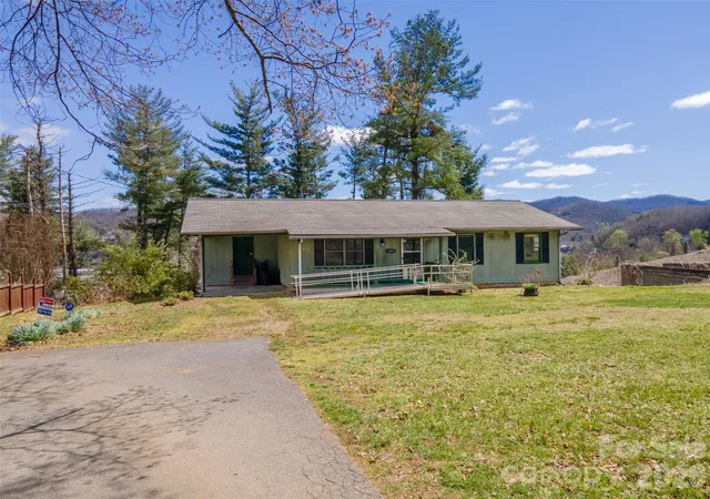 Photo 1 of Single family home for sale at 21 Queen St, Sylva, NC 28779 | MLS# 4342252 | Listing updated on 2026-05-02