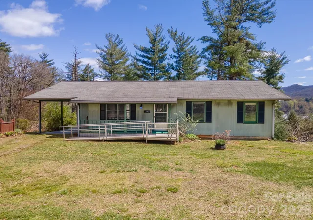 Photo 3 of Single family home for sale at 21 Queen St, Sylva, NC 28779 | MLS# 4342252 | Listing updated on 2026-05-02
