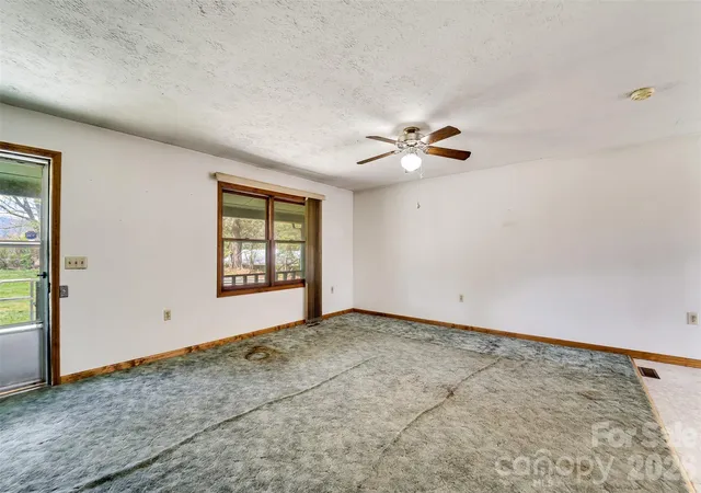 Photo 4 of Single family home for sale at 21 Queen St, Sylva, NC 28779 | MLS# 4342252 | Listing updated on 2026-05-02