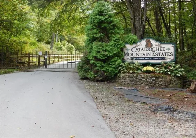 Homes for sale in Waynesville, NC | 125 Lasso Ln #304, Waynesville, NC 28785 | MLS# 4342283