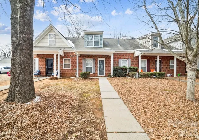 1st image of 2731 Meadow Knoll Dr, Charlotte, NC 28269 | MLS# 4342315
