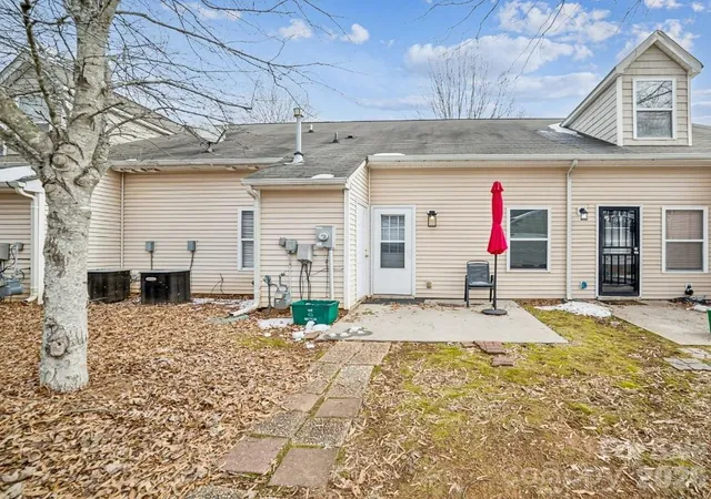 25th image of 2731 Meadow Knoll Dr, Charlotte, NC 28269 | MLS# 4342315