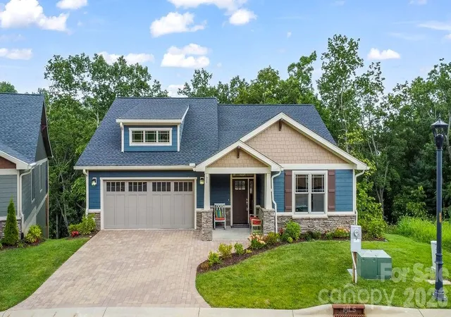Photo 1 of Single family home for sale at 19 Craftsman Overlook Ridge, Arden, NC 28704 | MLS# 4342379 | Listing updated on 2026-08-20