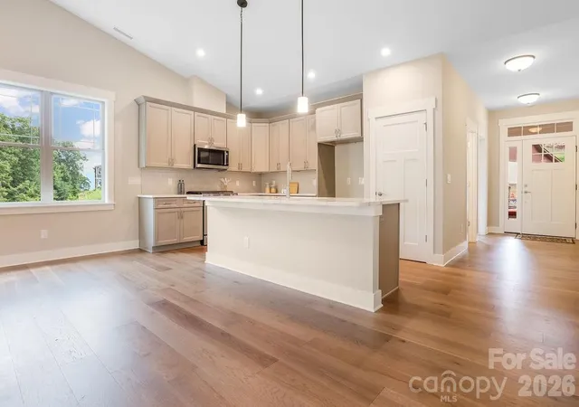 Photo 4 of Single family home for sale at 19 Craftsman Overlook Ridge, Arden, NC 28704 | MLS# 4342379 | Listing updated on 2026-08-20