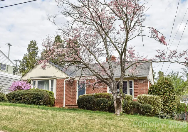 Photo 2 of Single family home for sale at 3 Forest Dr, Lexington, NC 27292 | MLS# 4342487 | Listing updated on 2026-08-17