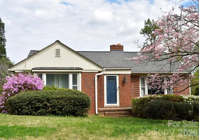 Photo 3 of Single family home for sale at 3 Forest Dr, Lexington, NC 27292 | MLS# 4342487 | Listing updated on 2026-08-17