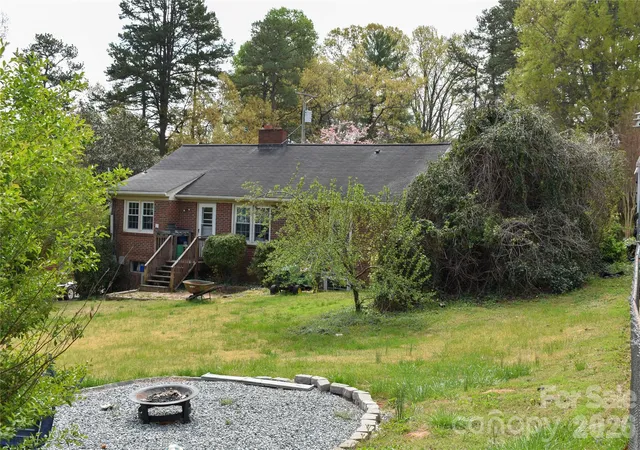 Photo 4 of Single family home for sale at 3 Forest Dr, Lexington, NC 27292 | MLS# 4342487 | Listing updated on 2026-08-17