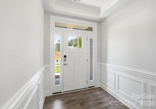Photo 4 of Single family home for sale at 15216 1st Broad Dr, Huntersville, NC 28078 | MLS# 4342685 | Listing updated on 2026-10-04