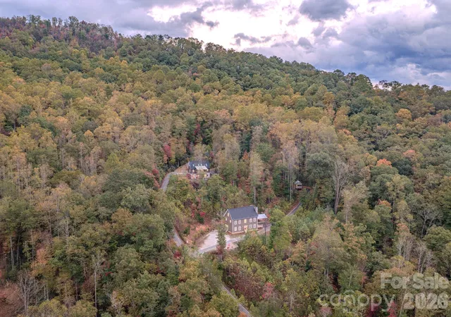 Photo 1 of Single family home for sale at 8026 Buck Crk Rd, Marion, NC 28752 | MLS# 4342793 | Listing updated on 2026-09-02