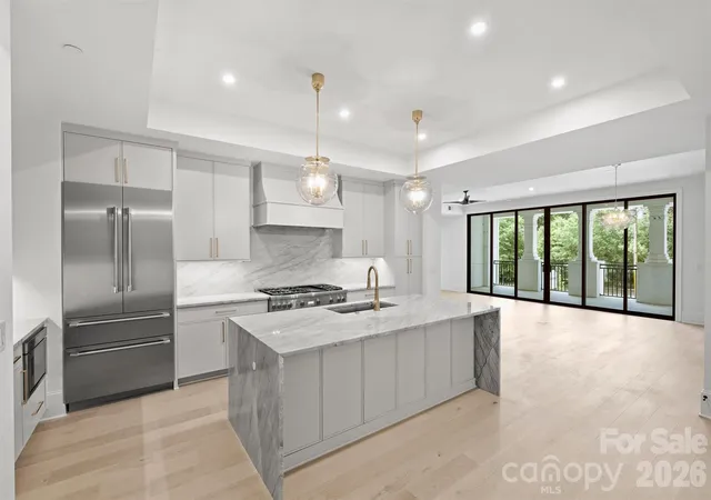 Photo 3 of Sale Pending at 409 Queens Rd #101, Charlotte, NC 28207 | MLS# 4342814 | Listing updated on 2026-08-29