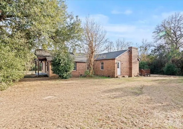 Photo 3 of Single family home for sale at 32 Roddy St, Cheraw, SC 29520 | MLS# 4342880 | Listing updated on 2026-10-12
