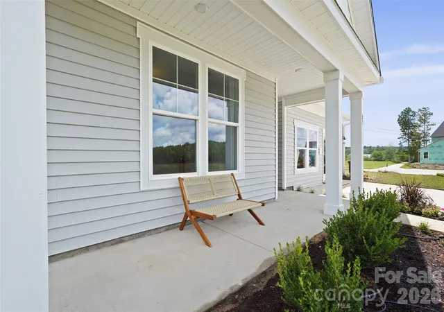 Photo 3 of Single family home for sale at 987 Exeter Dr, Sherrills Ford, NC 28673 | MLS# 4343027 | Listing updated on 2026-09-19