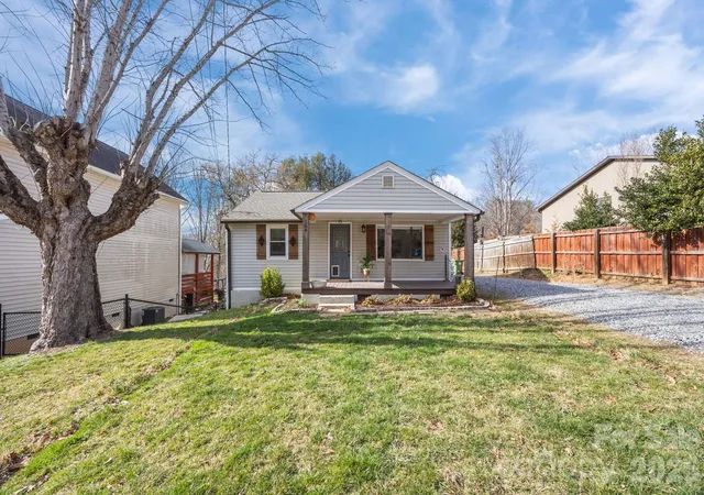 3rd image of 164 Lakeside Dr, Asheville, NC 28806 | MLS# 4343337