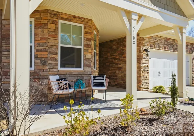 3rd image of 5108 Kinsbridge Dr, Charlotte, NC 28227 | MLS# 4343361