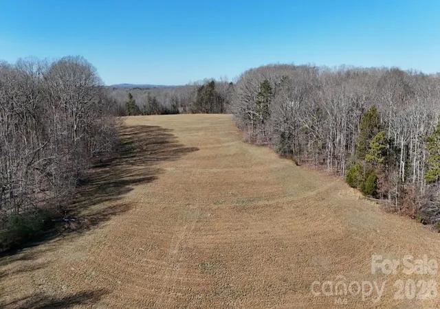 Photo 3 of Sale Pending at 996 Split Trl Rd, Clover, SC 29710 | MLS# 4343403 | Listing updated on 2026-05-09