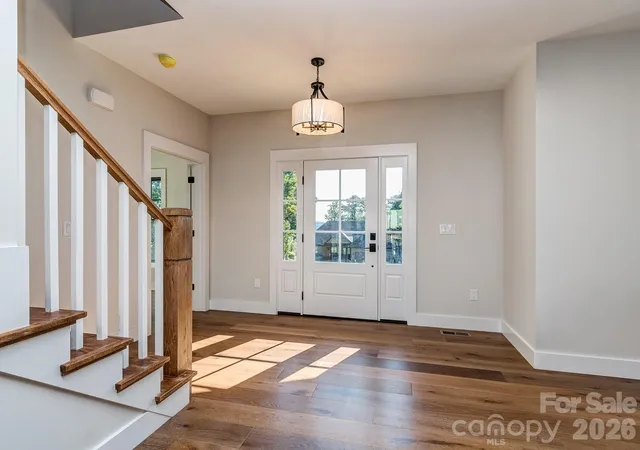 Photo 4 of Single family home for sale at 4899 Moonlite Bay Dr, Sherrills Ford, NC 28673 | MLS# 4343419 | Listing updated on 2026-09-20