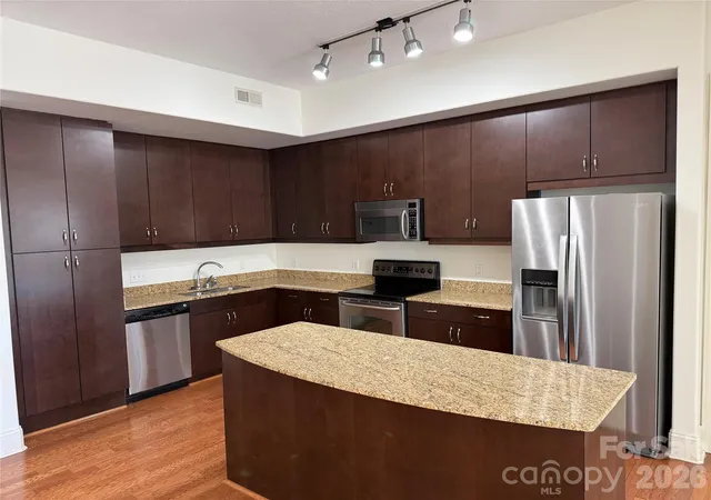 2nd image of 4620 Piedmont Row Dr #305, Charlotte, NC 28210 | MLS# 4343608