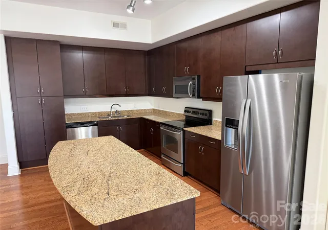 3rd image of 4620 Piedmont Row Dr #305, Charlotte, NC 28210 | MLS# 4343608