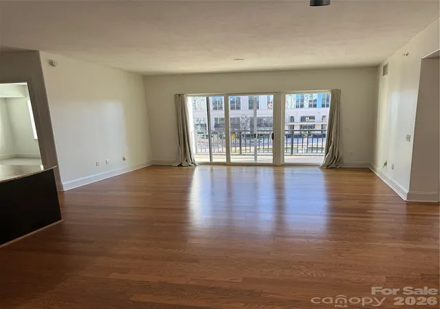 5th image of 4620 Piedmont Row Dr #305, Charlotte, NC 28210 | MLS# 4343608