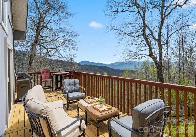 Homes for sale in Fairview, NC | 108 Hickory Forest Rd, Fairview, NC 28730 | MLS# 4343902