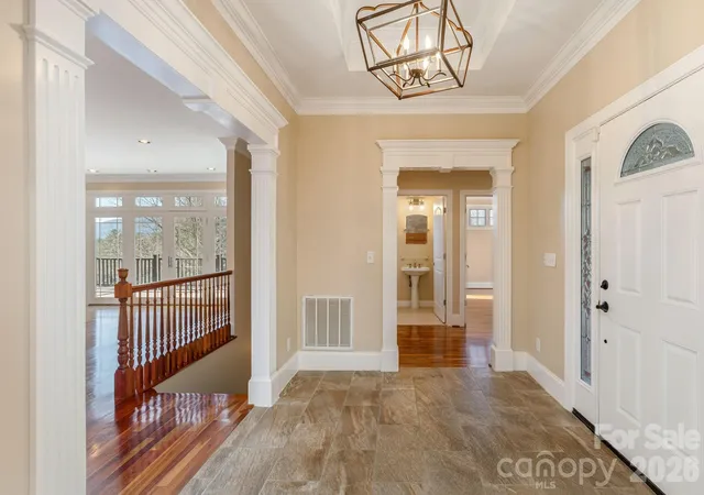 Photo 4 of Single family home for sale at 16 Winterberry Dr, Hendersonville, NC 28739 | MLS# 4343974 | Listing updated on 2026-09-30