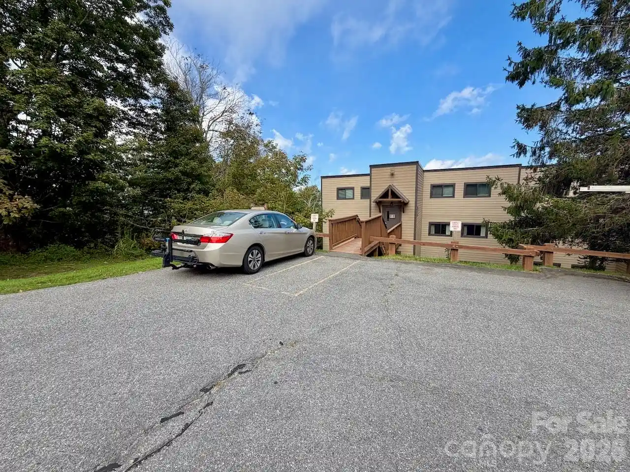 Listing Photo 33 - Condo for sale in 102 Sugar Ski Dr located at 102 Sugar Ski Dr, Sugar Mountain, NC 28604 - Unit #232