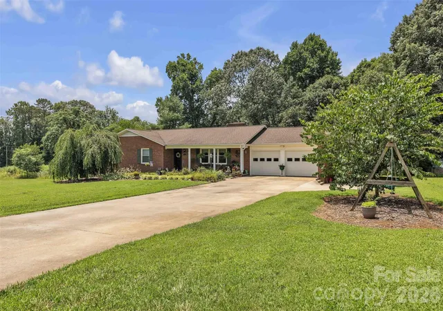 Photo 2 of Single family home for sale at 137 Proust Rd, Statesville, NC 28625 | MLS# 4344197 | Listing updated on 2026-04-14