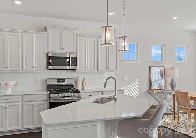 Photo 3 of Single family home for sale at 17519 Snug Harbor Rd, Charlotte, NC 28278 | MLS# 4344253 | Listing updated on 2026-10-03