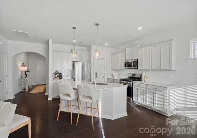Photo 4 of Single family home for sale at 17519 Snug Harbor Rd, Charlotte, NC 28278 | MLS# 4344253 | Listing updated on 2026-10-03