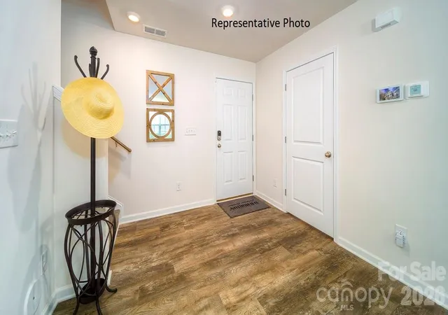 2nd image of 15146 Puffin Ct, Charlotte, NC 28215 | MLS# 4344320