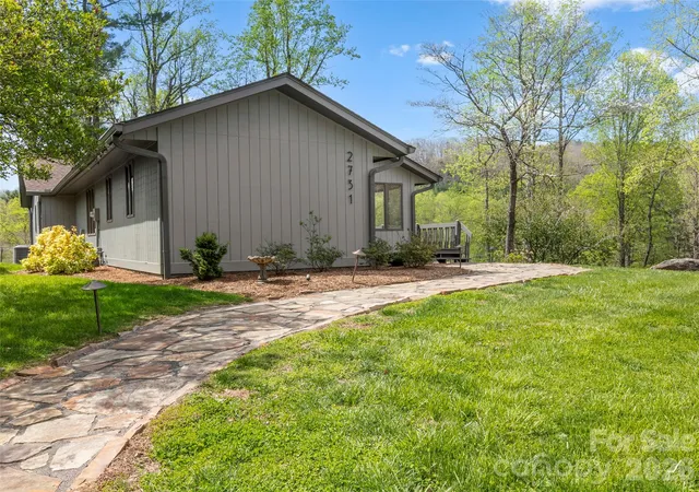 4th image of 2731 Miller Ln, Hendersonville, NC 28791 | MLS# 4344477