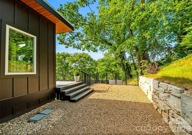 48th image of 8 Midland Dr, Asheville, NC 28804 | MLS# 4344575