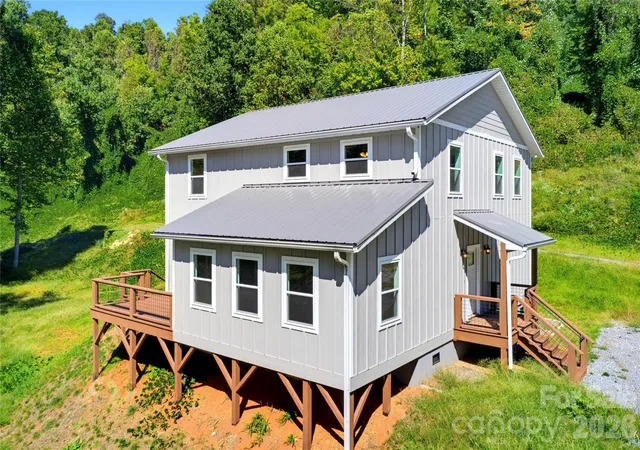 Photo 2 of Single family home for sale at 175 Trinity Dr, Sylva, NC 28779 | MLS# 4344630 | Listing updated on 2026-10-14