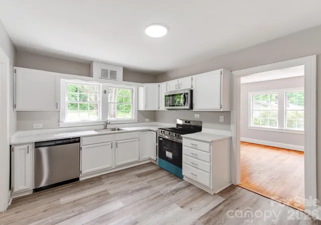 33rd image of 113 Falls St, Morganton, NC 28655 | MLS# 4345012