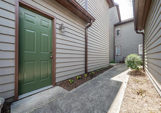 2nd image of 2231 6Th St Nw, Hickory, NC 28601