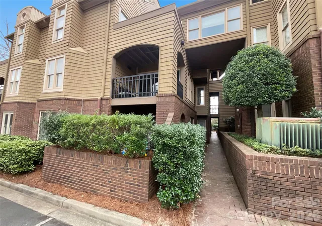 1st image of 1101 E Morehead St #33, Charlotte, NC 28204 | MLS# 4345378