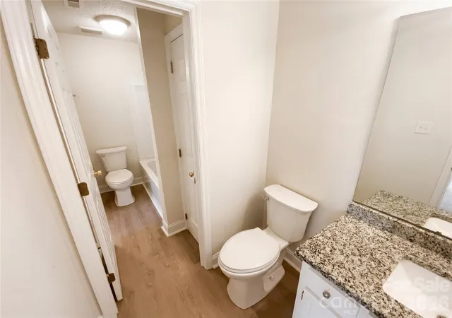 2nd image of 1101 E Morehead St, Charlotte, NC 28204
