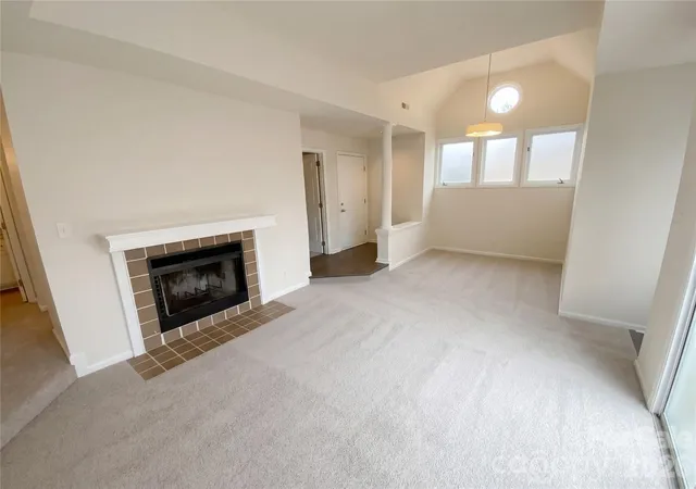 3rd image of 1101 E Morehead St, Charlotte, NC 28204