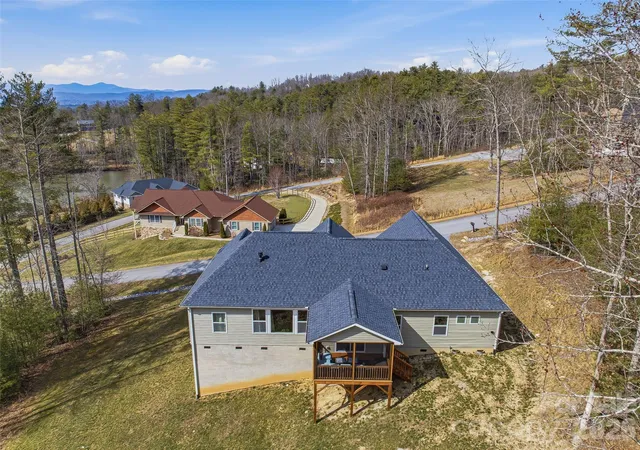 2nd image of 258 Crystal Heights Dr, Hendersonville, NC 28739 | MLS# 4345457